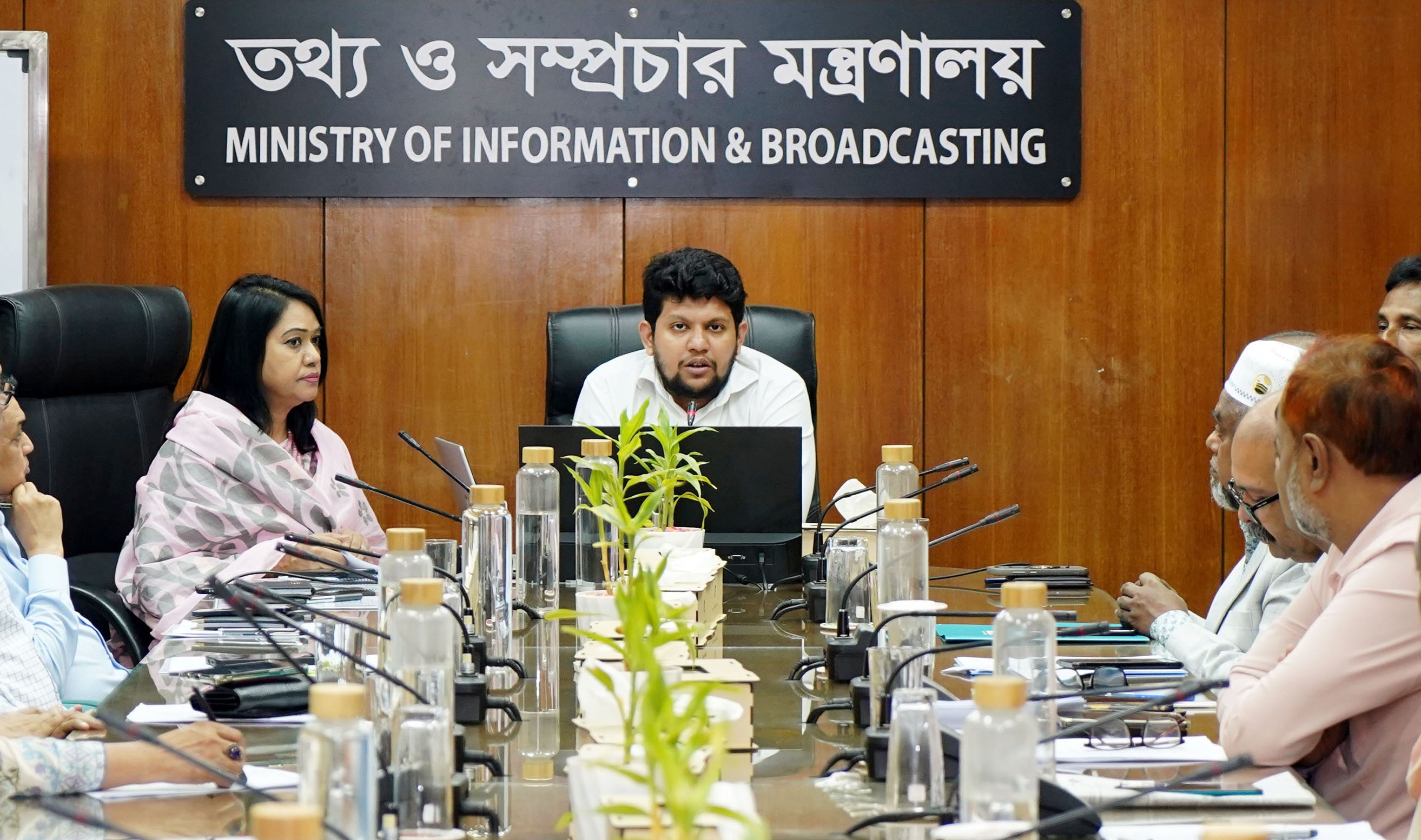 জুলাই গণ-অভ্যুত্থানের বর্ষপূর্তি উপলক্ষ্যে তথ্য মন্ত্রণালয়ের উদ্যোগে পোস্টার ও পোস্টকার্ড প্রকাশ