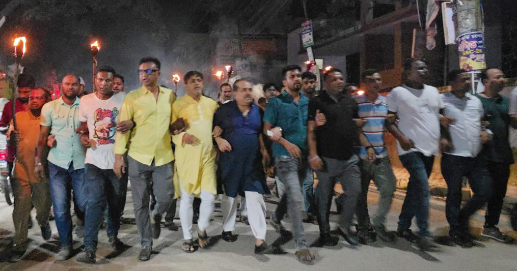 নওগাঁয়ে বিএনপির মশাল মিছিল
