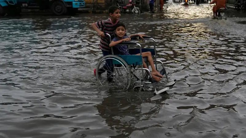 পাকিস্তানে ভারী বৃষ্টি ও বন্যায় ১১১ জনের প্রাণহানি : দুর্যোগ সংস্থা