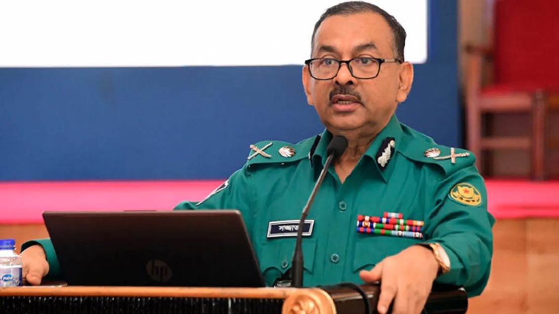 অপরাধীদের কঠোরভাবে দমন করতে হবে : ডিএমপি কমিশনার