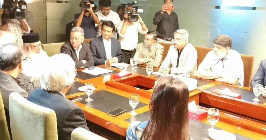 শুল্ক কমিয়ে আনতে যুক্তরাষ্ট্রের সঙ্গে আলোচনা শক্তিশালী করার পরামর্শ আমির খসরুর