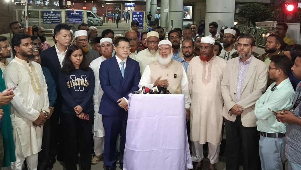 চীন সফর শেষে জামায়াত আমীরের দেশে প্রত্যাবর্তন