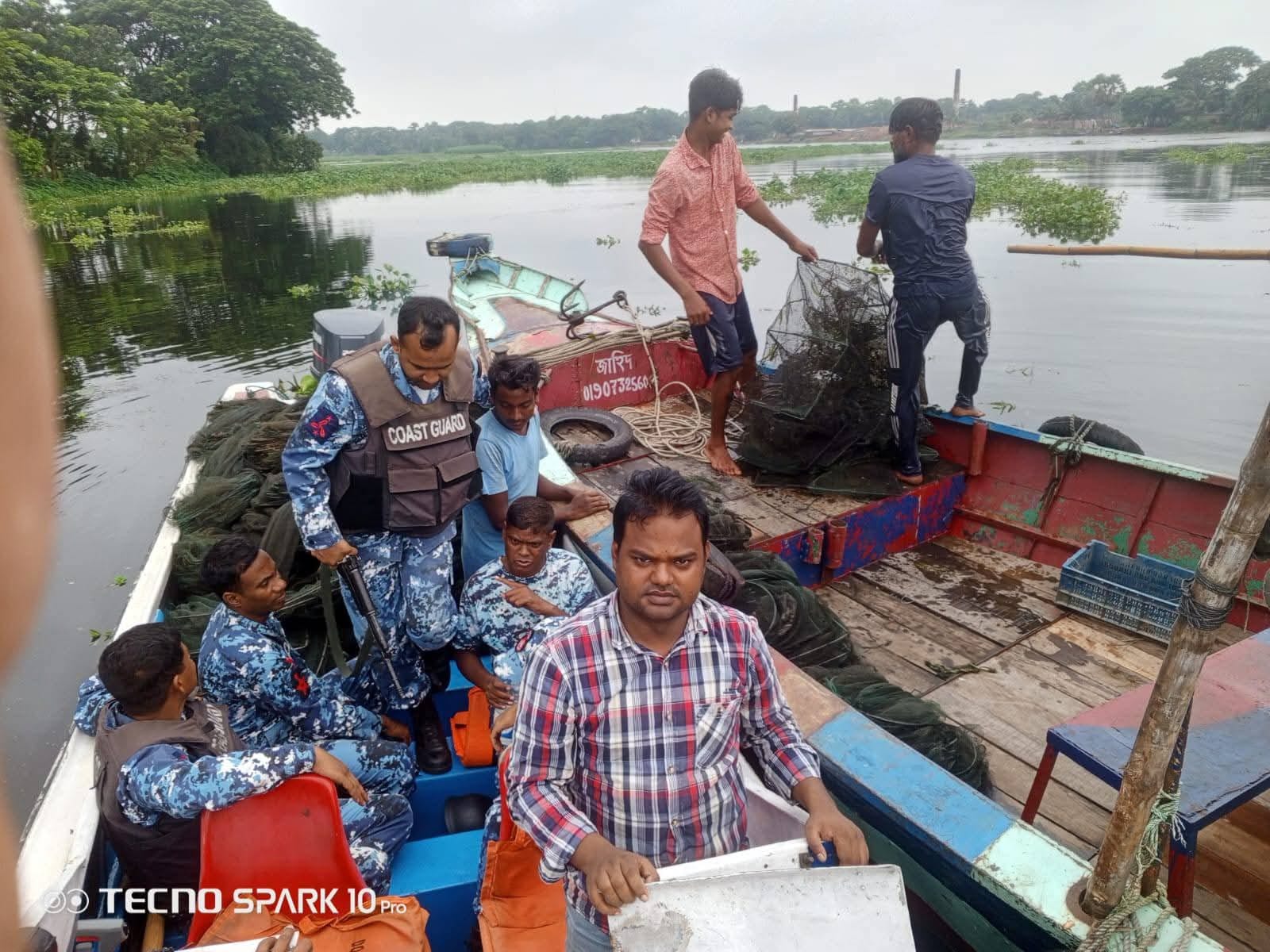চাঁদপুরে তিন শতাধিক চায়না দুয়ারী জাল জব্দ