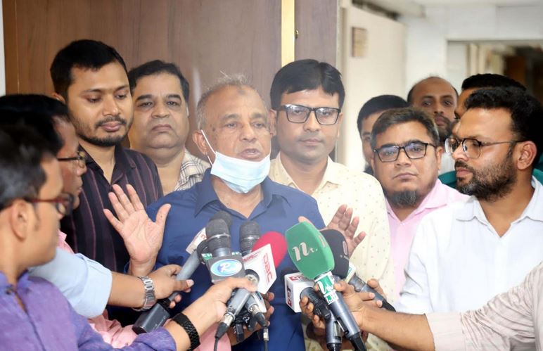 গোপালগঞ্জের পরিস্থিতি এখন নিয়ন্ত্রণে রয়েছে : স্বরাষ্ট্র উপদেষ্টা 