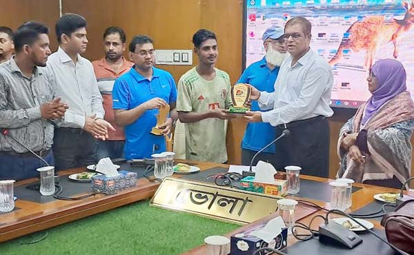 ভোলা-সিরাজগঞ্জ-মেহেরপুরে প্রতীকী ম্যারাথন অনুষ্ঠিত