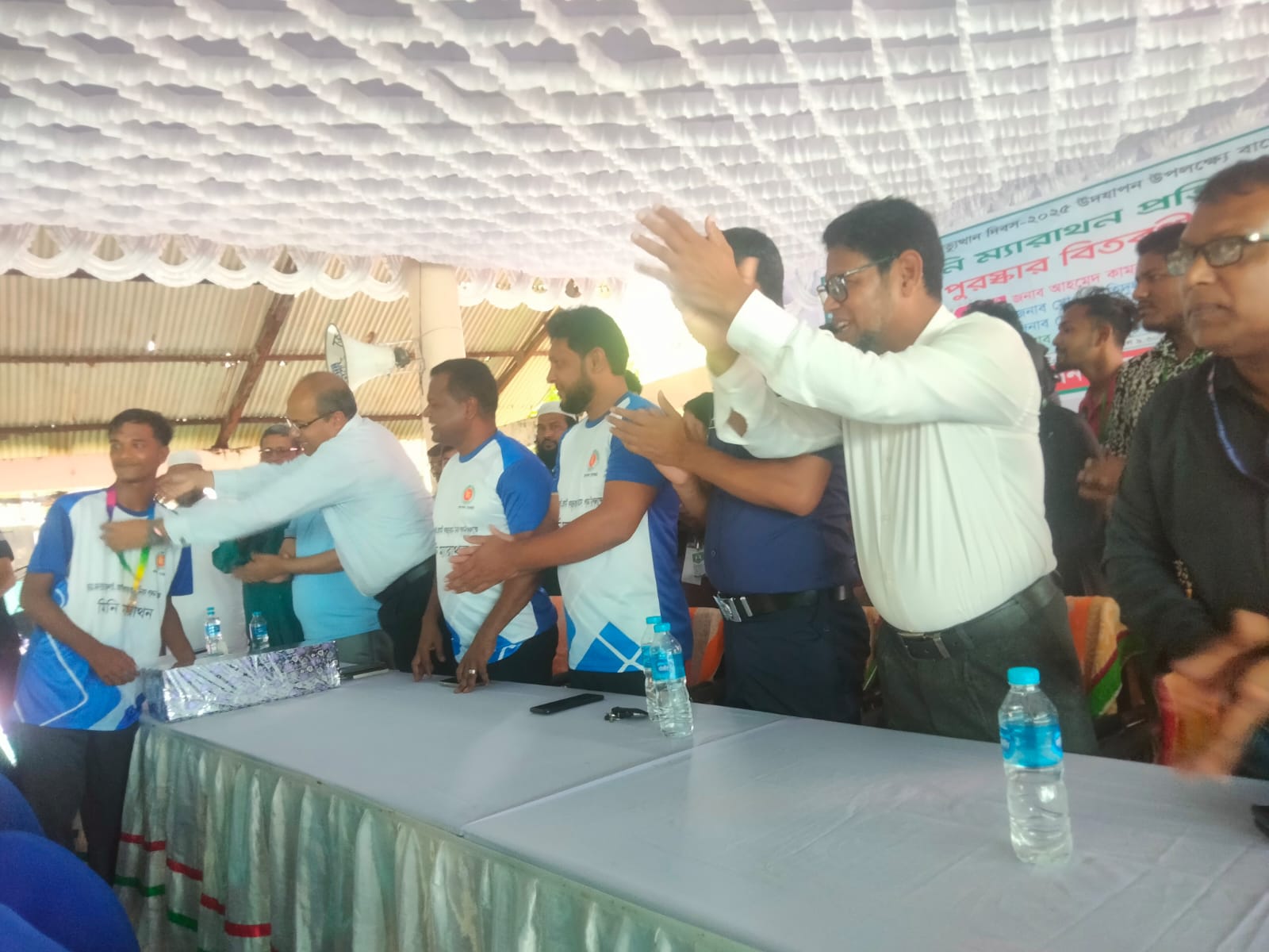 বাগেরহাটে প্রতীকী মিনি ম্যারাথন ও পুরস্কার বিতরণী অনুষ্ঠিত