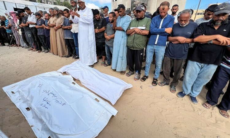 গাজায় দুই ত্রাণকেন্দ্রের কাছে ইসরাইলি হামলায় নিহত ২৬