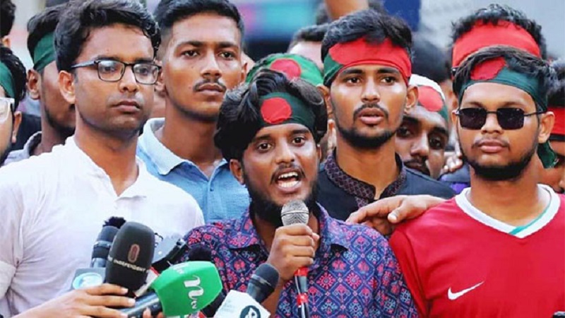 রায়েরবাগের একটি নির্জন স্থান থেকে বাটন ফোনে সাংবাদিকদের কাছে নয় দফা দাবির বার্তা পাঠাই: আব্দুল কাদের 