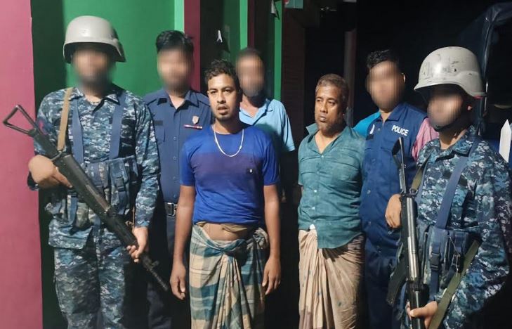 মনপুরায় নৌবাহিনীর অভিযানে ৭০ লাখ মিটার অবৈধ জাল জব্দ