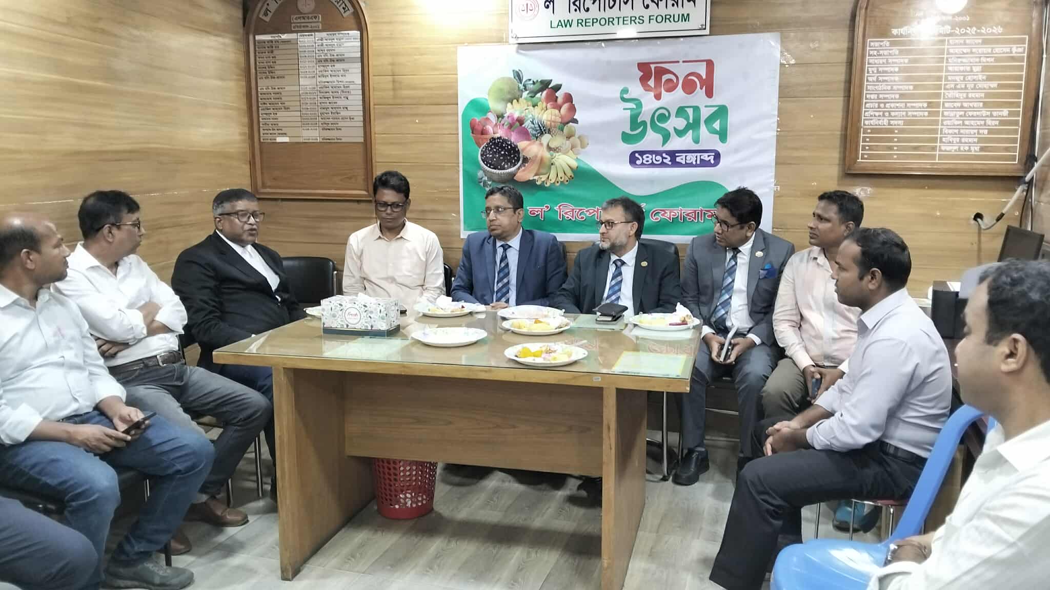 আদালত অবমাননা হয়, এমন কিছু লেখা যাবে না: আজিজ আহমদ ভূঞা