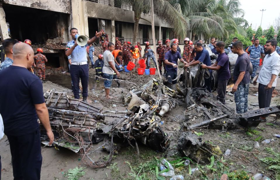 বিমান দুর্ঘটনায় আহতদের পরিবহনের সুবিধার্থে মেট্রোরেলে বিশেষ ব্যবস্থা