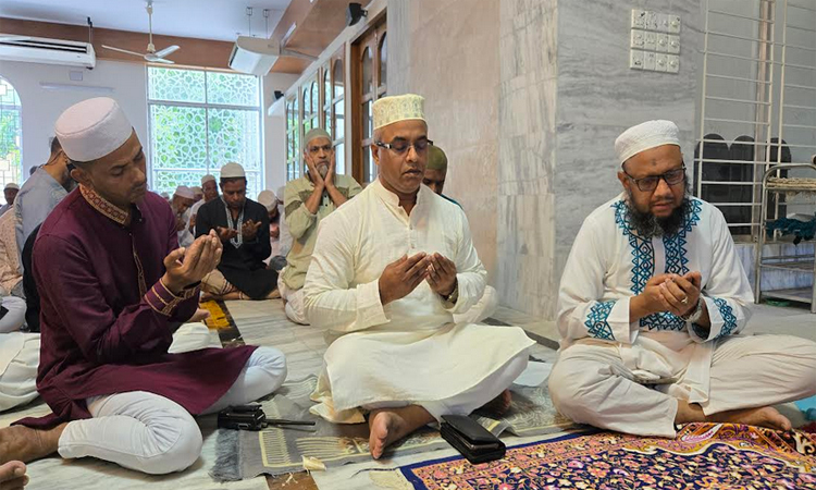 জুলাই শহীদ ও মাইলস্টোনে নিহতদের স্মরণে নওগাঁয় দোয়া মাহফিল
