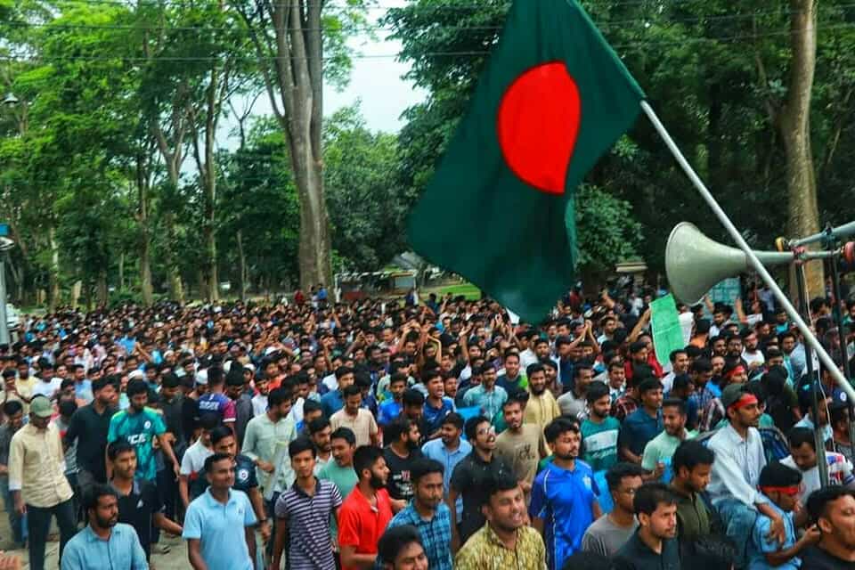 রাজশাহীতে অনলাইনে আন্দোলনের প্রস্তুতি নিচ্ছিলেন যোদ্ধারা
