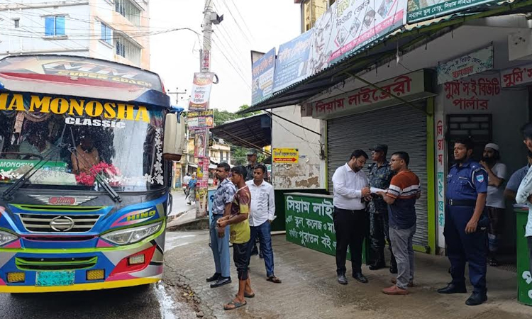 সাতক্ষীরায় মেয়াদোত্তীর্ণ যানবাহনের চলাচল বন্ধে অভিযান  