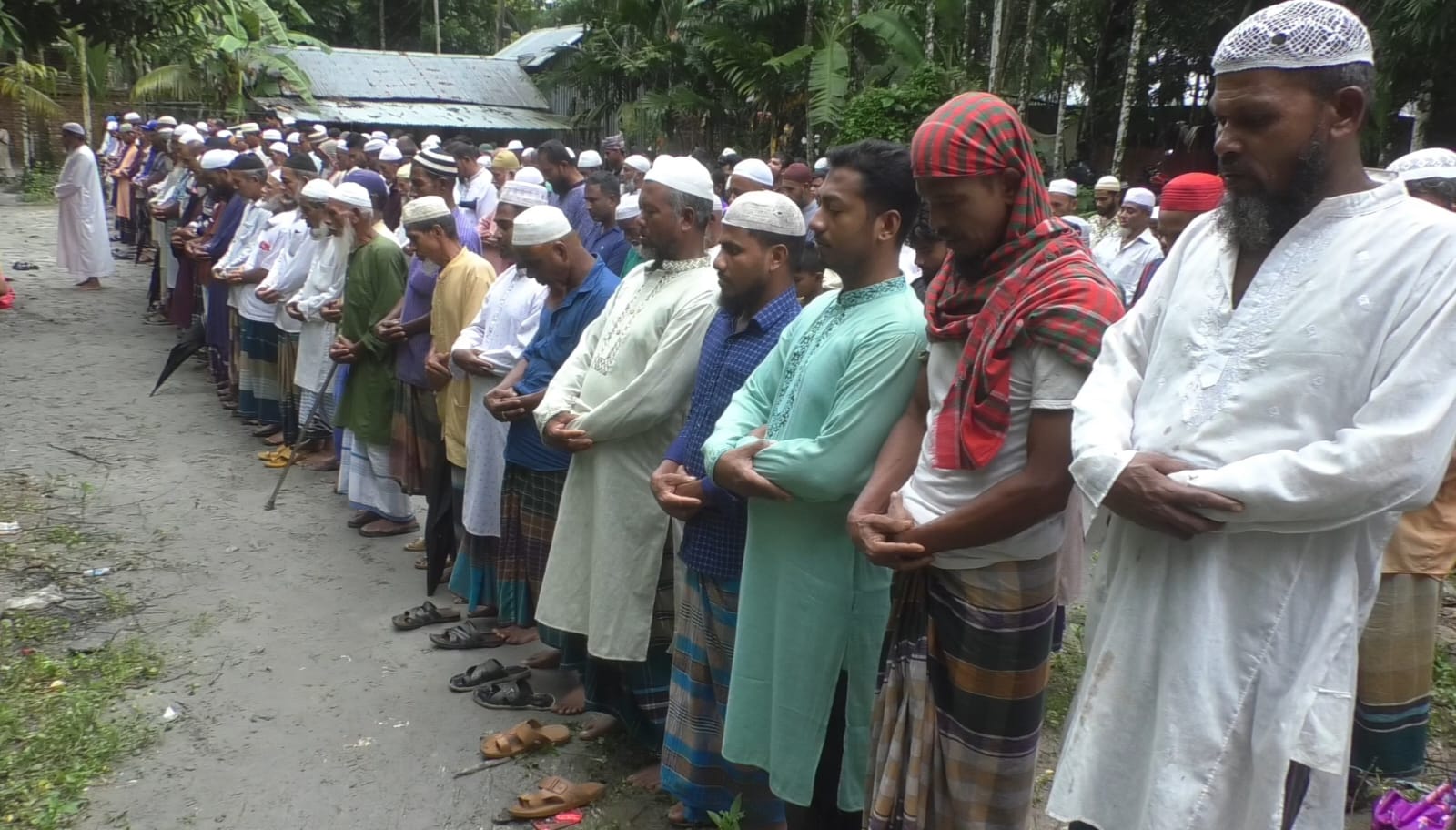 নিশ্চিত মৃত্যু জেনেও শিক্ষার্থীদের বাঁচাতে গিয়ে অগ্নিদগ্ধ হয়ে মারা গেলেন ভোলার মাসুমা