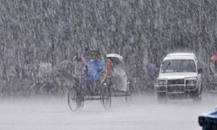ভারী বৃষ্টিপাতের পূর্বাভাস ৪ বিভাগে, অপরিবর্তিত থাকবে তাপমাত্রা