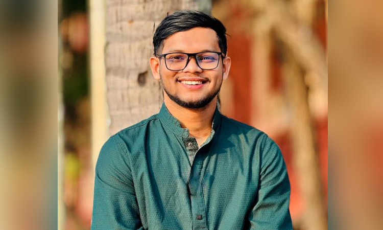 ডিবি কার্যালয়ে আমাকে ঝুলিয়ে মারধর করা হয়েছিল : আবু বাকের মজুমদার