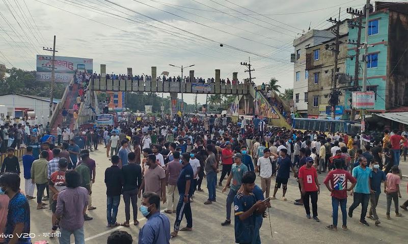 ছাত্র-জনতার উপস্থিতিতে জনসমুদ্রে পরিণত হয় কক্সবাজারের সড়ক-মহাসড়ক