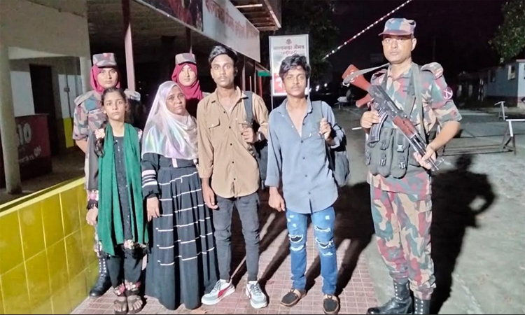 পঞ্চগড় সীমান্তে ৯ জনকে পুশইন করেছে বিএসএফ, একজনকে হস্তান্তর