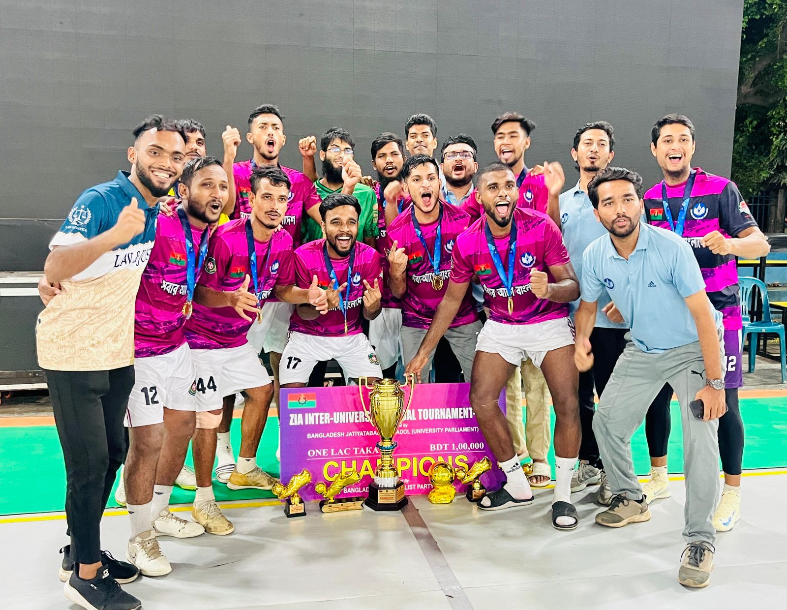 জিয়া ফুটসাল টুর্নামেন্টে চ্যাম্পিয়ন ফারইস্ট ইন্টারন্যাশনাল ইউনিভার্সিটি