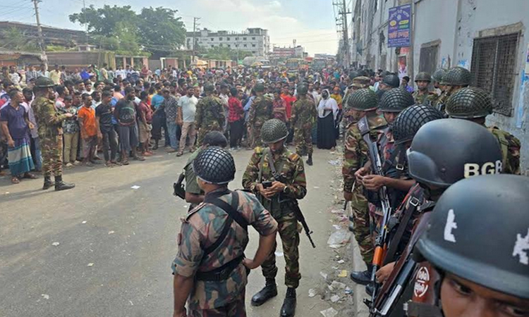 ঝিনাইদহে বিক্ষোভ সমাবেশে পুলিশের হামলা, গুলিবিদ্ধ অন্তত: ১২ জন