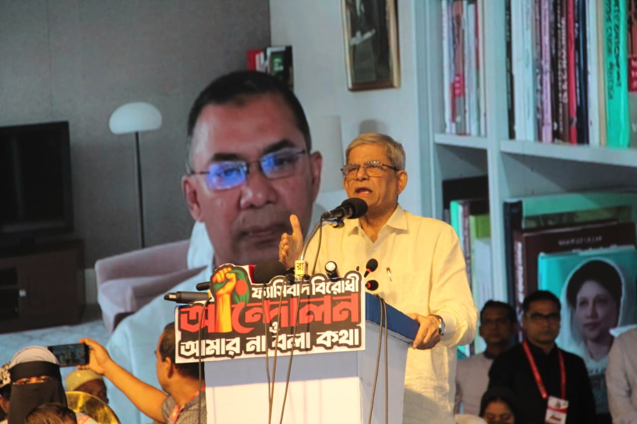 গণতন্ত্র উত্তরণের পথে প্রতিবন্ধকতা সৃষ্টির ষড়যন্ত্র চলছে : মির্জা ফখরুল