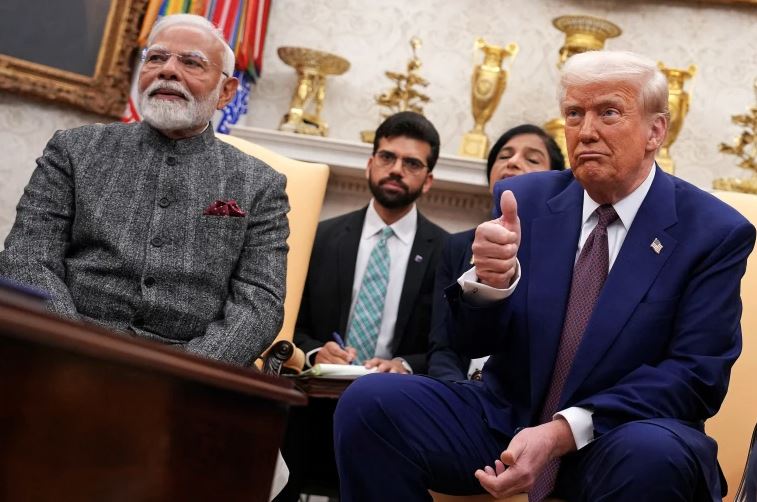 রুশ তেল কেনায় ভারতীয় পণ্যে আরও ২৫% শুল্ক বসালেন ট্রাম্প
