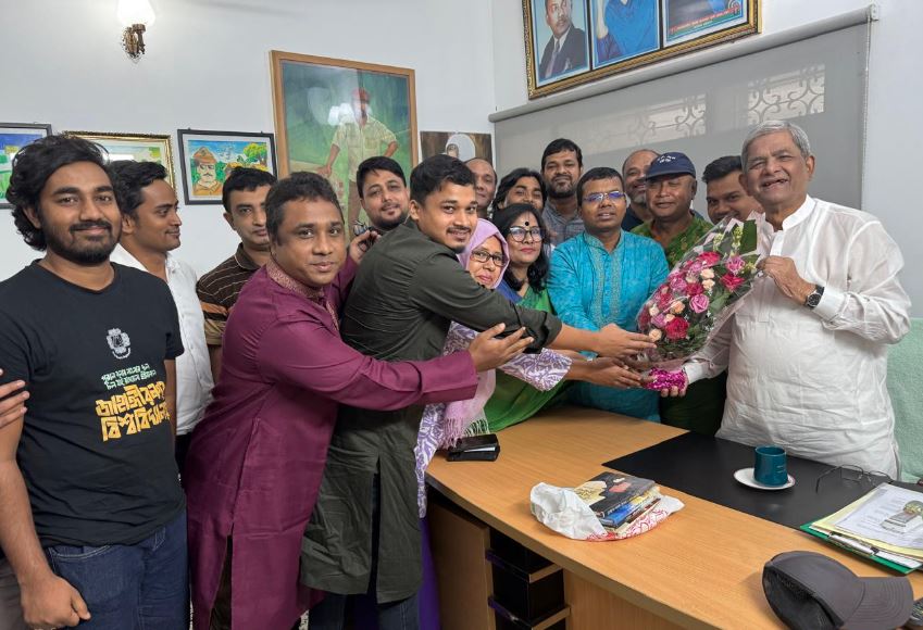 মির্জা ফখরুলের সঙ্গে ঠাকুরগাঁও সাংবাদিক ফোরামের মতবিনিময়