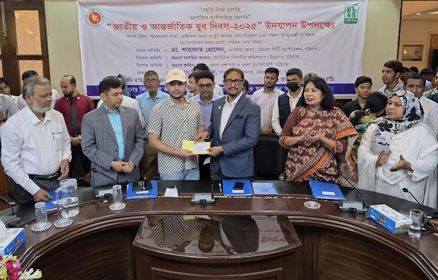 তরুণদের উদ্যোক্তা হিসেবে গড়ার মাধ্যমে বেকারত্ব হ্রাস করতে হবে : চসিক মেয়র 