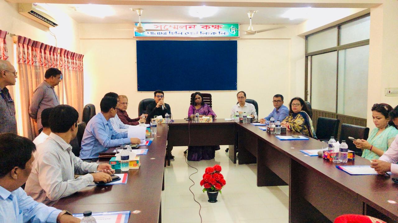 মন্ত্রণালয়ের প্রতিনিধি দলের হিলি স্থলবন্দর পরিদর্শন