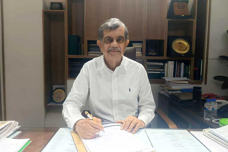 পরীক্ষার খাতা পুনঃনিরীক্ষণে অভিযুক্ত শিক্ষকদের চিহ্নিত করে ব্যবস্থা নেওয়া হচ্ছে : শিক্ষা উপদেষ্টা