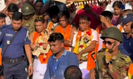 দিনাজপুর কান্তজিউ মন্দিরে যুগল বিগ্রহ অনুষ্ঠিত 