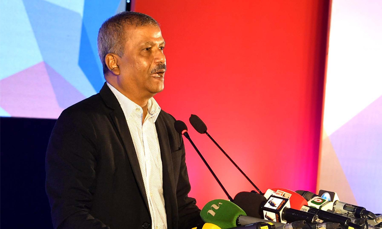 মানুষ নিরুপায় হয়ে চিকিৎসা নিতে বিদেশে যায়: আসিফ নজরুল 