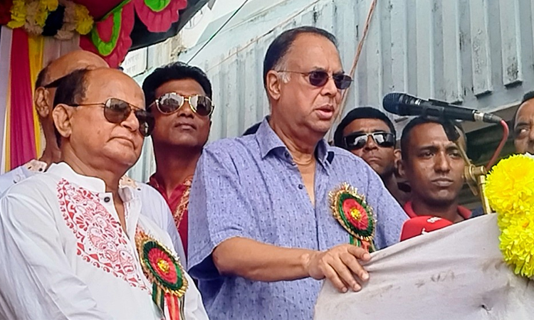 সমাজকে রাজনীতির ঊর্ধ্বে রাখলে ধর্মীয় বিভাজন হবে না : টুকু