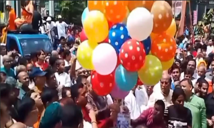 নারায়ণগঞ্জে সনাতন ধর্মাবলম্বীদের শুভ জন্মাষ্টমীর বর্ণাঢ্য শোভাযাত্রা