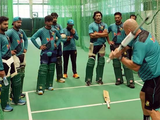 পাওয়ার হিটিং ক্লাসে উডের ‘প্রো-ভেলোসিটি ব্যাট’