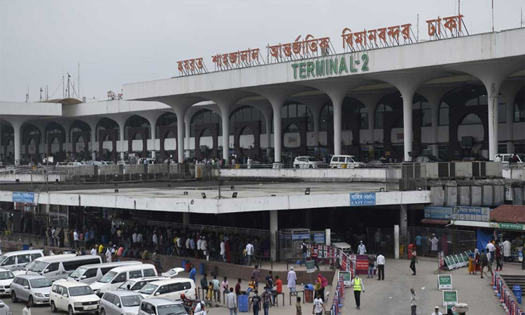 শাহজালাল বিমানবন্দরে ৮৮৭.৫০ গ্রাম স্বর্ণ উদ্ধার, আটক ৩
