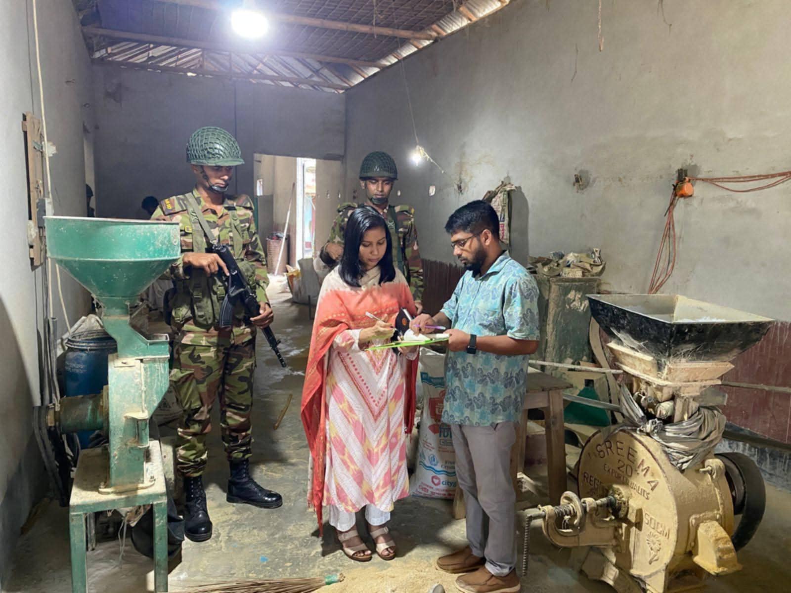 টাঙ্গাইলে নিষিদ্ধ চায়না দুয়ারী জাল ধ্বংস 