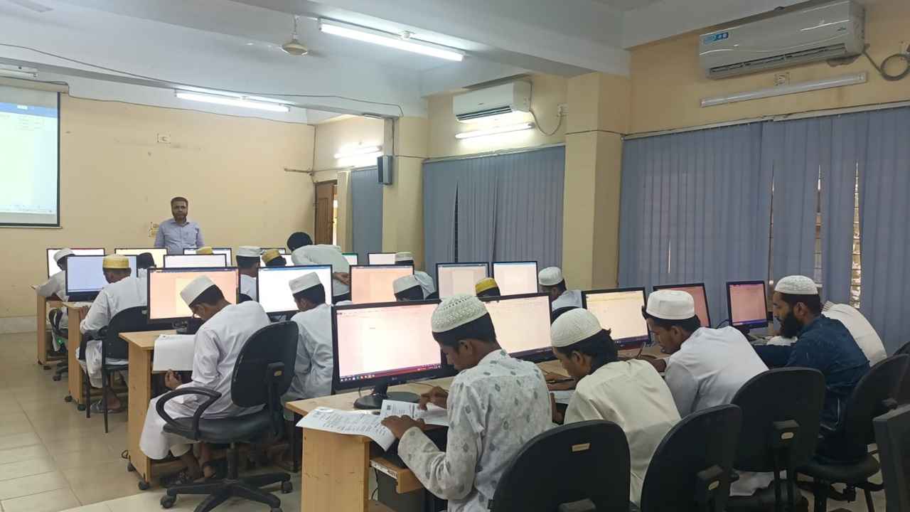 মাদ্রাসা শিক্ষার্থীদের জন্য ‘ডিজিটাল স্কিলস ফর স্টুডেন্টস’ প্রশিক্ষণ শুরু