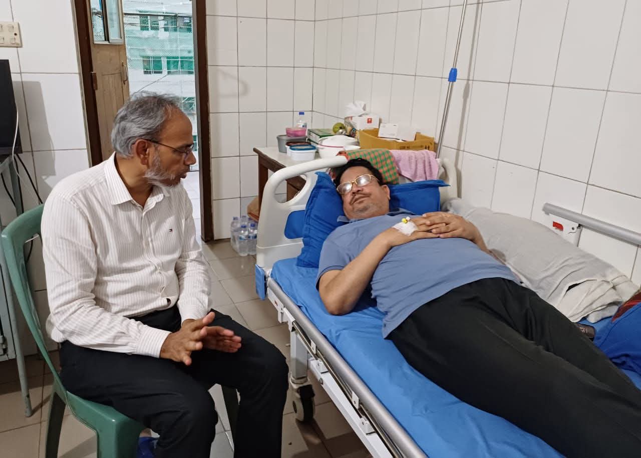 শিমুল বিশ্বাসের শারীরিক অবস্থার খোঁজ নিলেন বিএনপির স্বাস্থ্য সম্পাদক ডা. রফিক