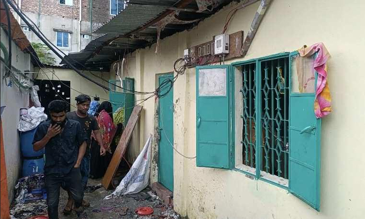 নারায়ণগঞ্জে বৈদ্যুতিক শর্টসার্কিট থেকে অগ্নিকাণ্ড, দগ্ধ ৯