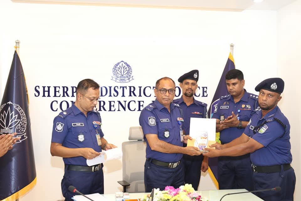 শেরপুরে জেলা পুলিশের মাসিক অপরাধ পর্যালোচনা সভা 