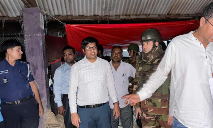 টাঙ্গাইলে সরকারি খাদ্যবান্ধব কর্মসূচির তিন টন চাল উদ্ধার 