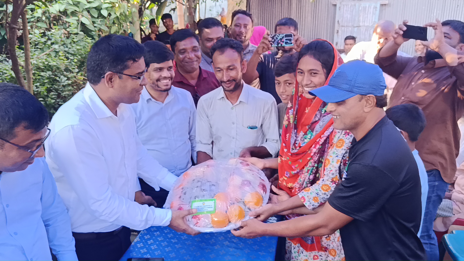 পাকা ঘর পাচ্ছেন ফুটবলার সোনালী 