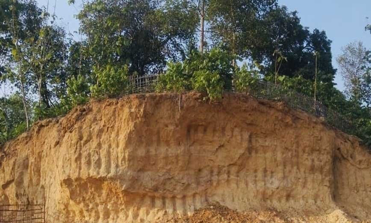 খাগড়াছড়িতে পাহাড় কাটা থামছে না