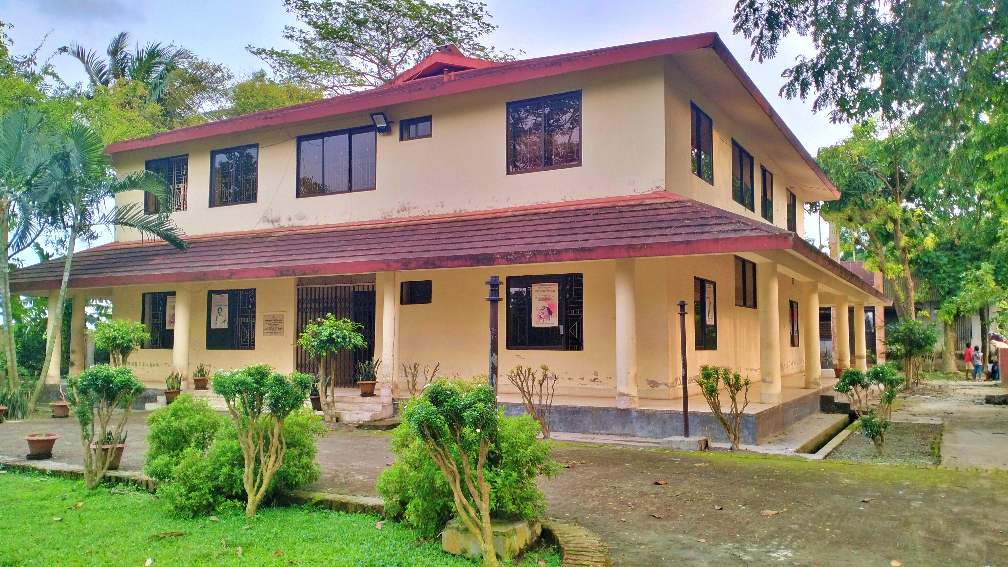 ময়মনসিংহের দরিরামপুরে অবহেলায় জাতীয় কবির স্মৃতিকেন্দ্র