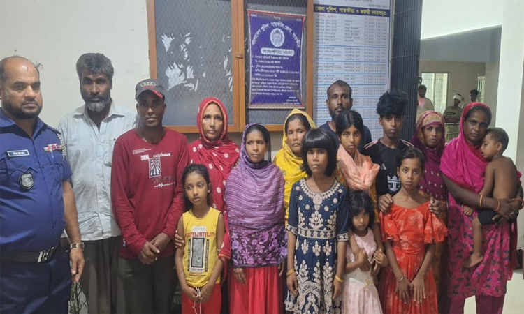 ১৫ জনকে সাতক্ষীরা সীমান্ত দিয়ে হস্তান্তর করল বিএসএফ
