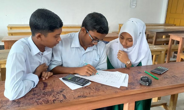চাঁদপুরে মাধ্যমিক শিক্ষার মানোন্নয়নে প্রশাসনের নির্দেশনা