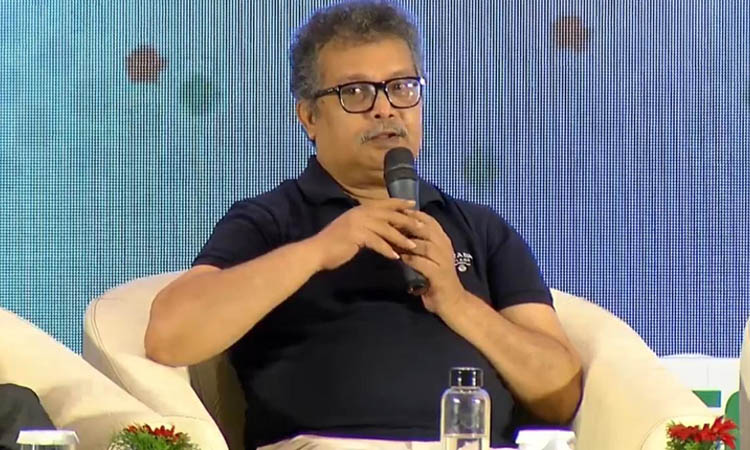 বিশ্ববাজারের সঙ্গে তাল মিলিয়ে এগিয়ে যেতে ক্ষুদ্র উদ্যোক্তাদের গুরুত্ব দিতে হবে