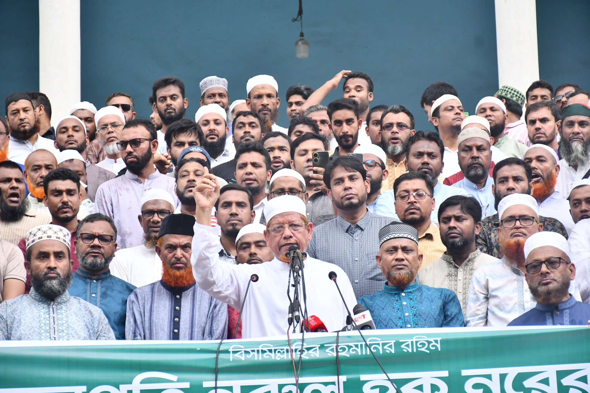 আওয়ামী লীগের শরিক ১৪ দল নিষিদ্ধের দাবি জানালেন হামিদুর রহমান আযাদ
